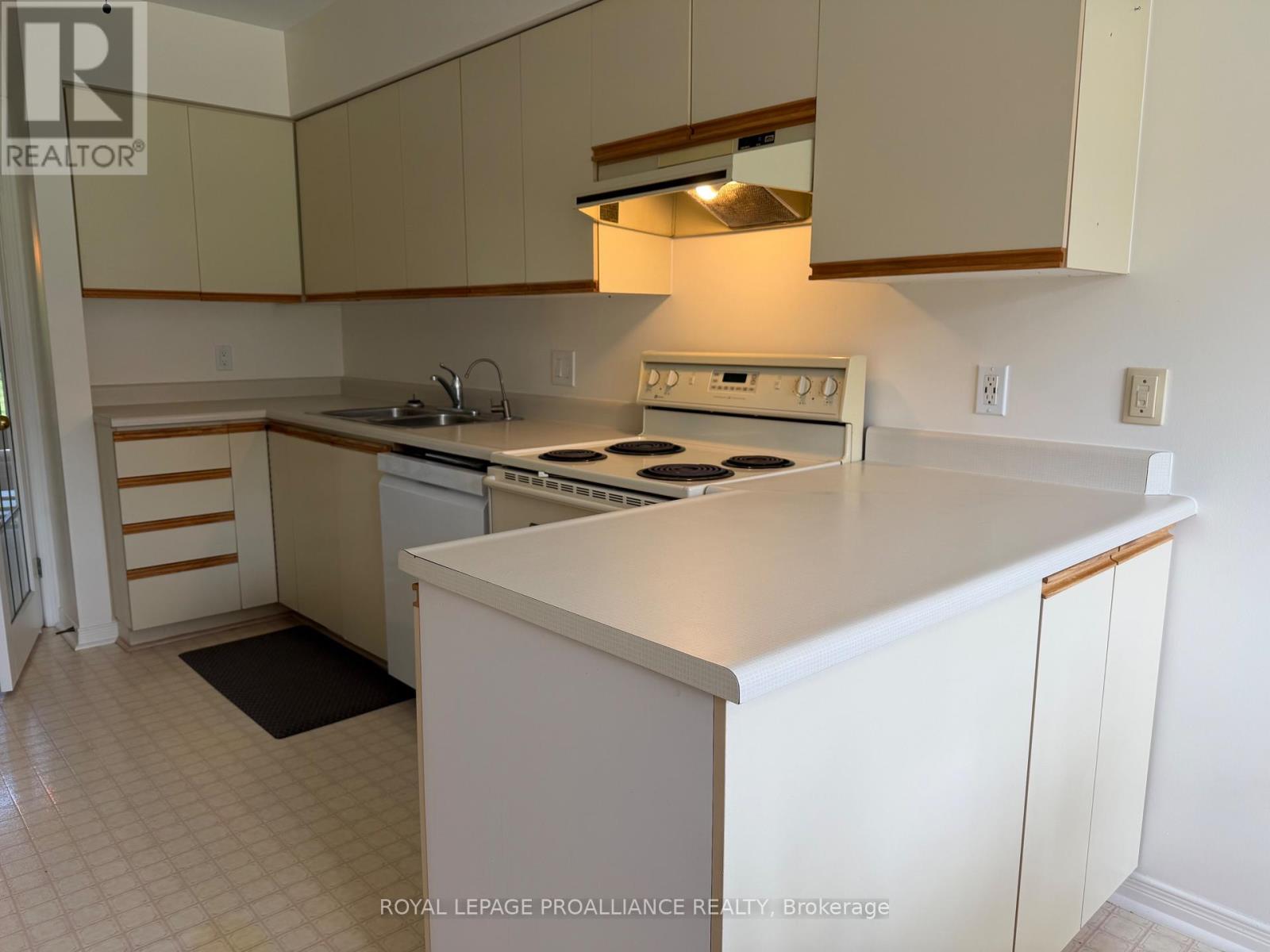 40 Country Club Place, Elizabethtown-Kitley, Ontario  K6V 6T9 - Photo 14 - X13447368