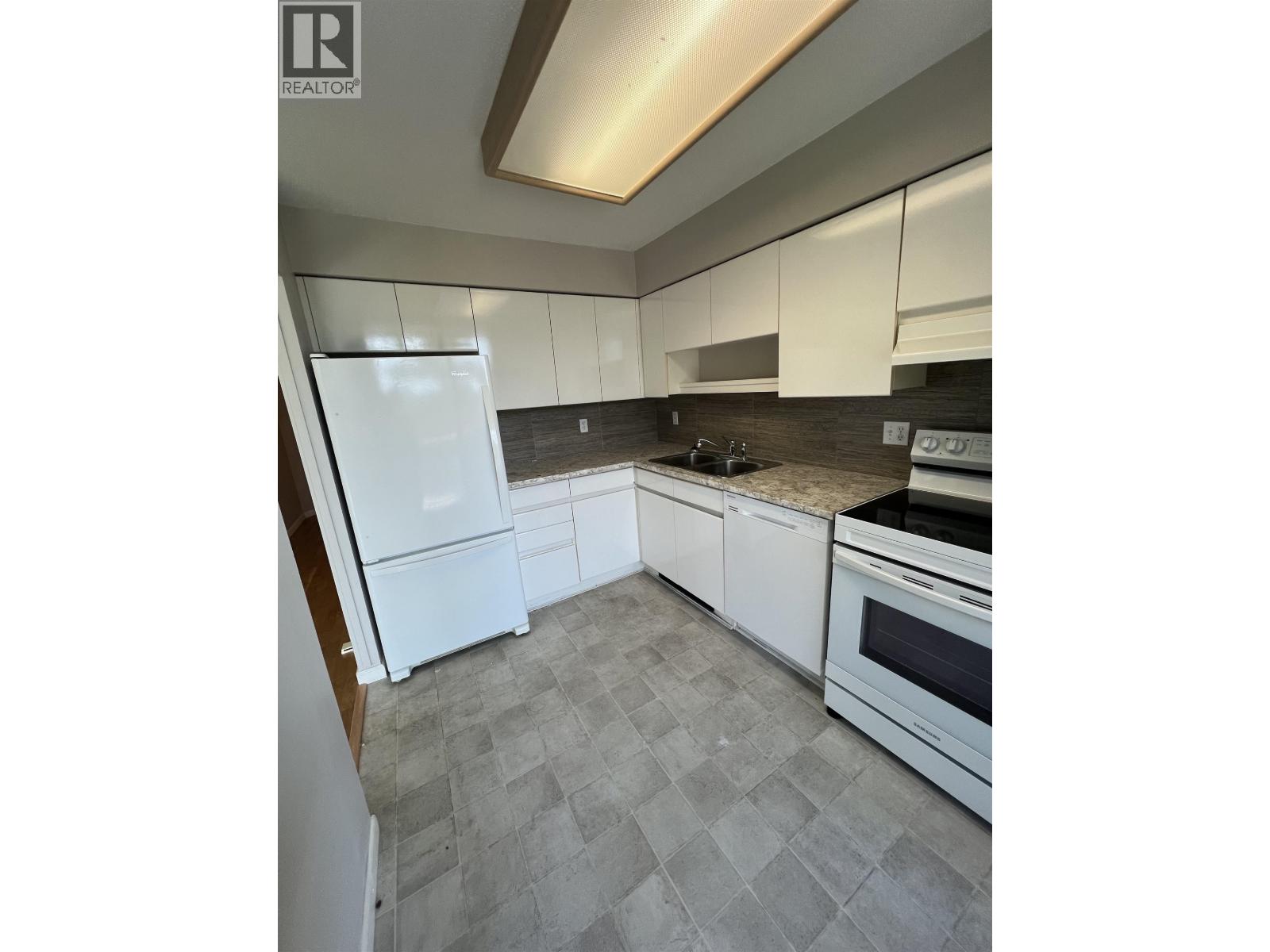 306 1327 E Keith Road, North Vancouver, British Columbia  V7J 3T5 - Photo 5 - R3136029