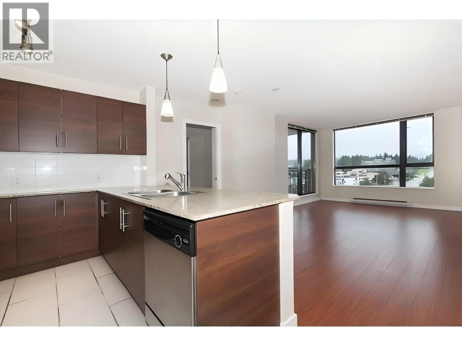 1307 814 Royal Avenue, New Westminster, British Columbia  V3M 1J9 - Photo 2 - R3136052