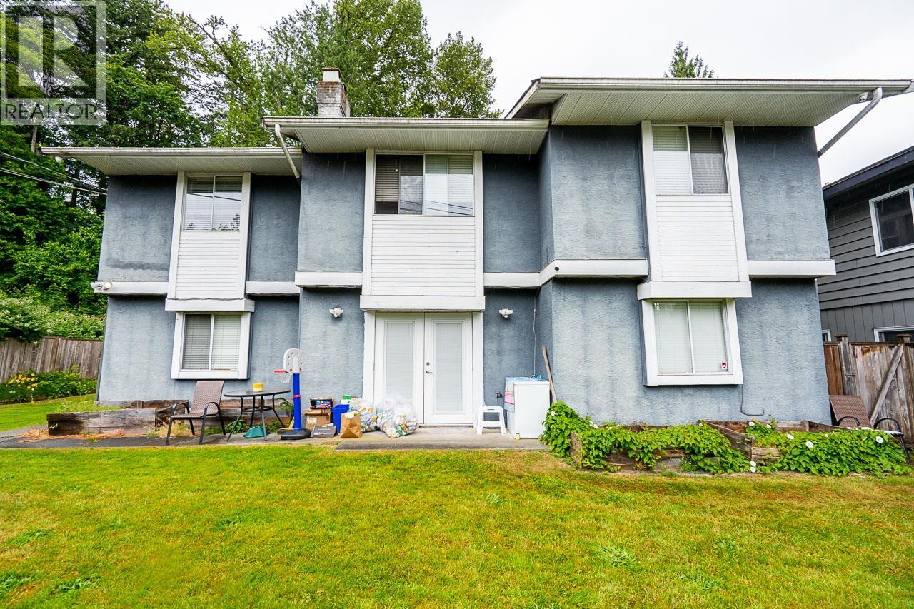 1990 CAPILANO ROAD, North Vancouver, British Columbia