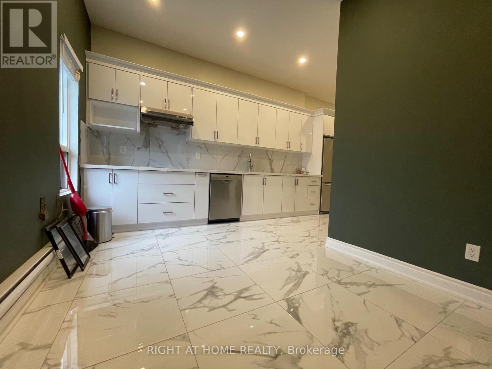 3rd Fl - 404 Spadina Avenue, Toronto, Ontario M5T 2G7 - Photo 6 - C13448096