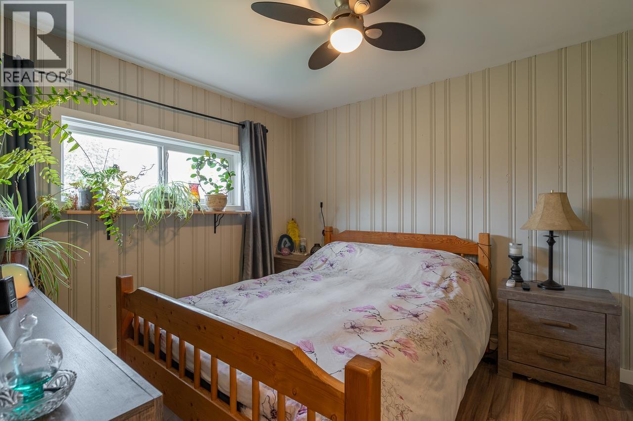 260 Dogwood Avenue, 100 Mile House, British Columbia  V0K 2E0 - Photo 22 - R3136080
