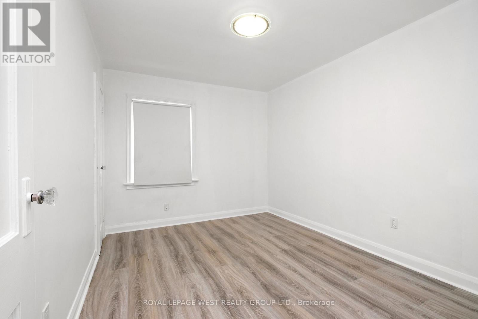 24 Barker Avenue, Toronto, Ontario M4C 2N3 - Photo 21 - E13448030