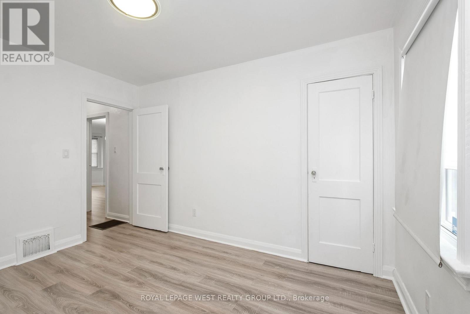 24 Barker Avenue, Toronto, Ontario M4C 2N3 - Photo 22 - E13448030