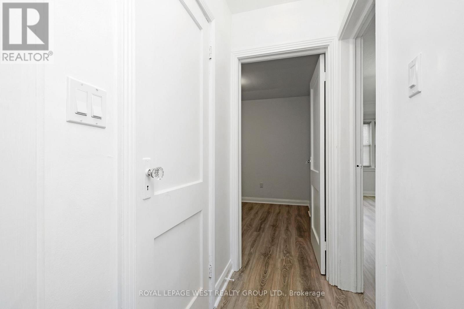 24 Barker Avenue, Toronto, Ontario M4C 2N3 - Photo 25 - E13448030