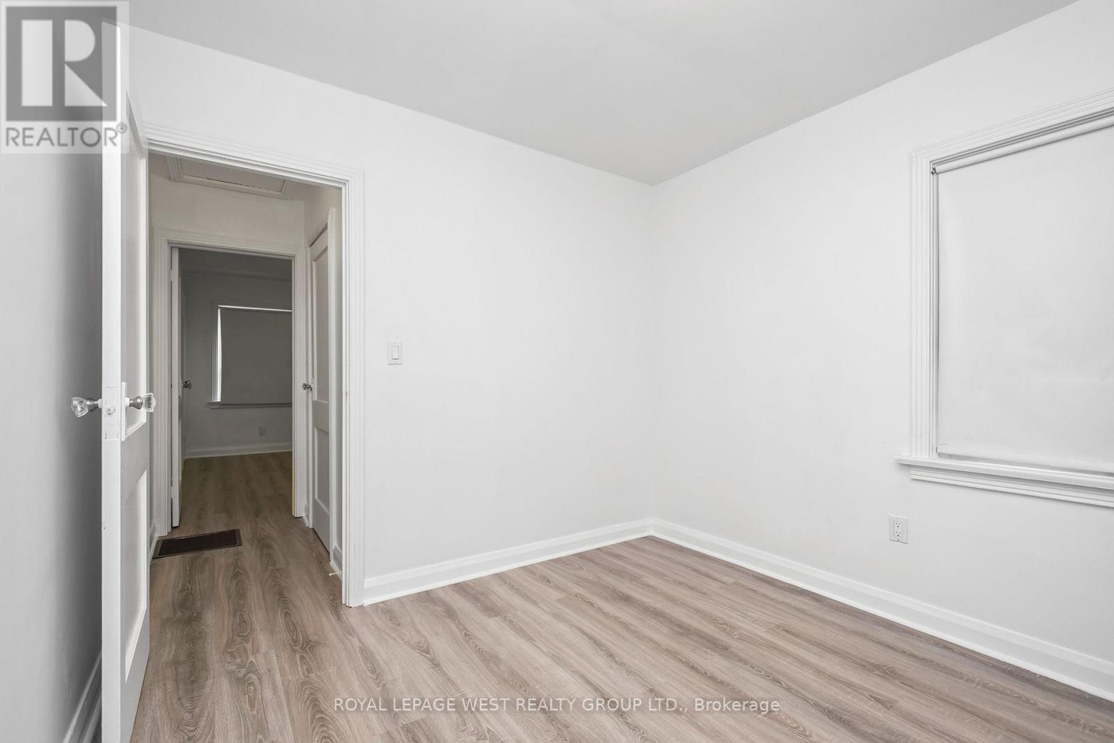 24 Barker Avenue, Toronto, Ontario M4C 2N3 - Photo 27 - E13448030