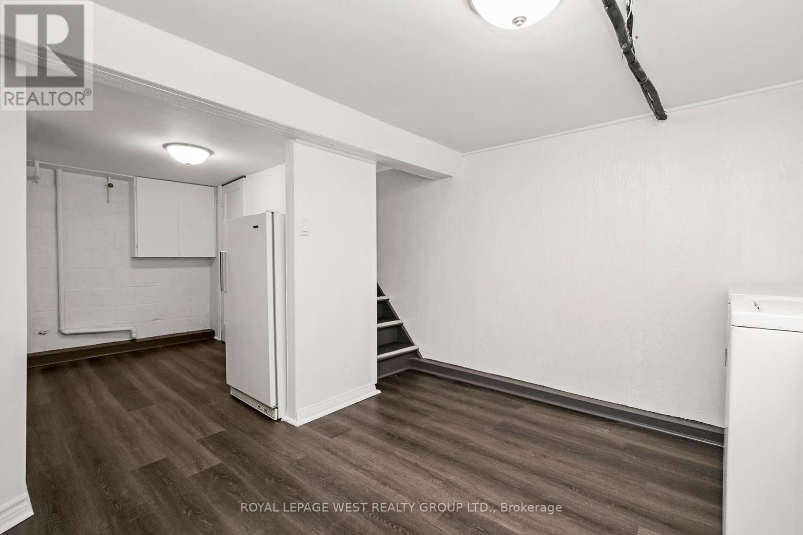 24 Barker Avenue, Toronto, Ontario M4C 2N3 - Photo 31 - E13448030