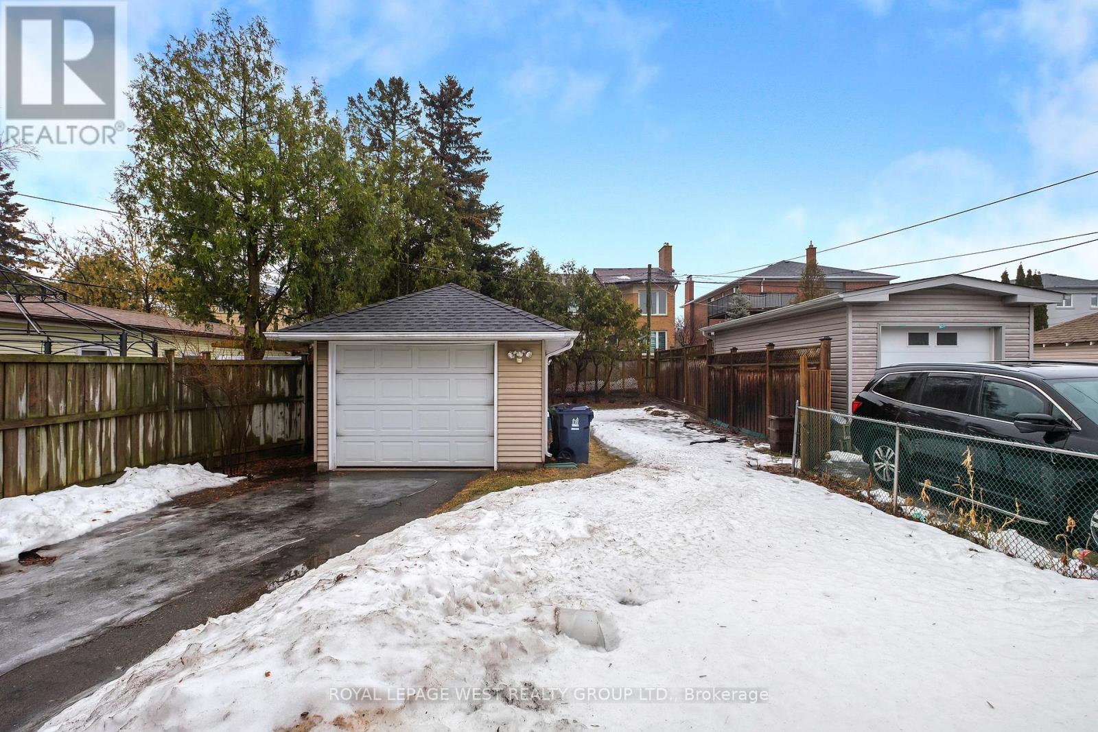 24 Barker Avenue, Toronto, Ontario M4C 2N3 - Photo 41 - E13448030