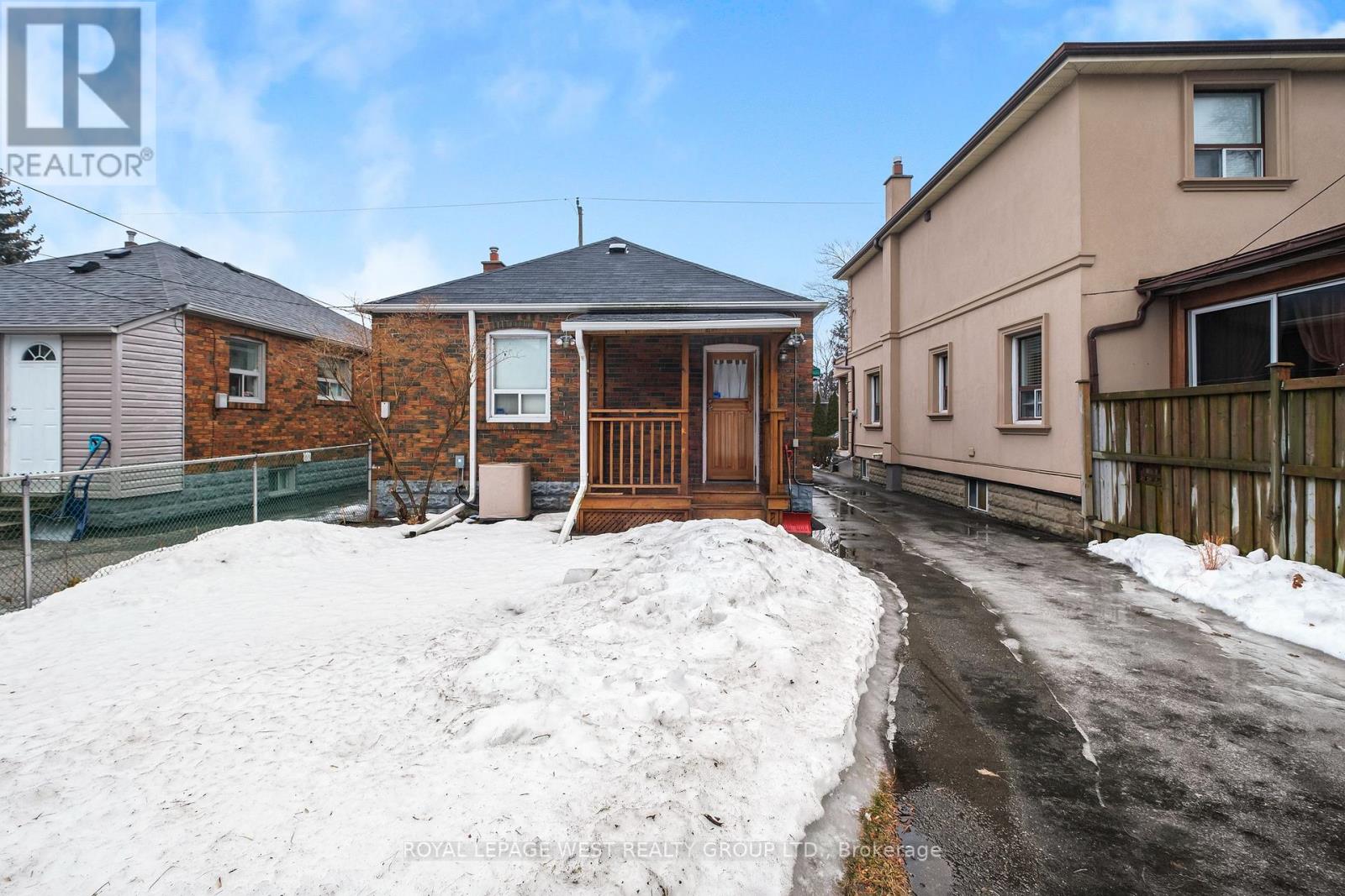 24 Barker Avenue, Toronto, Ontario M4C 2N3 - Photo 47 - E13448030