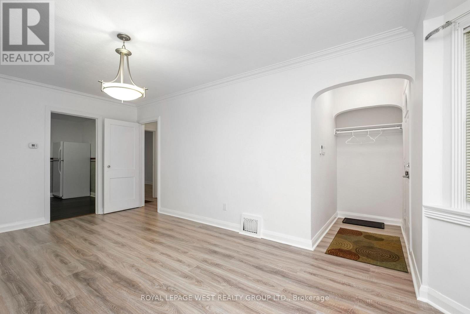 24 Barker Avenue, Toronto, Ontario M4C 2N3 - Photo 5 - E13448030