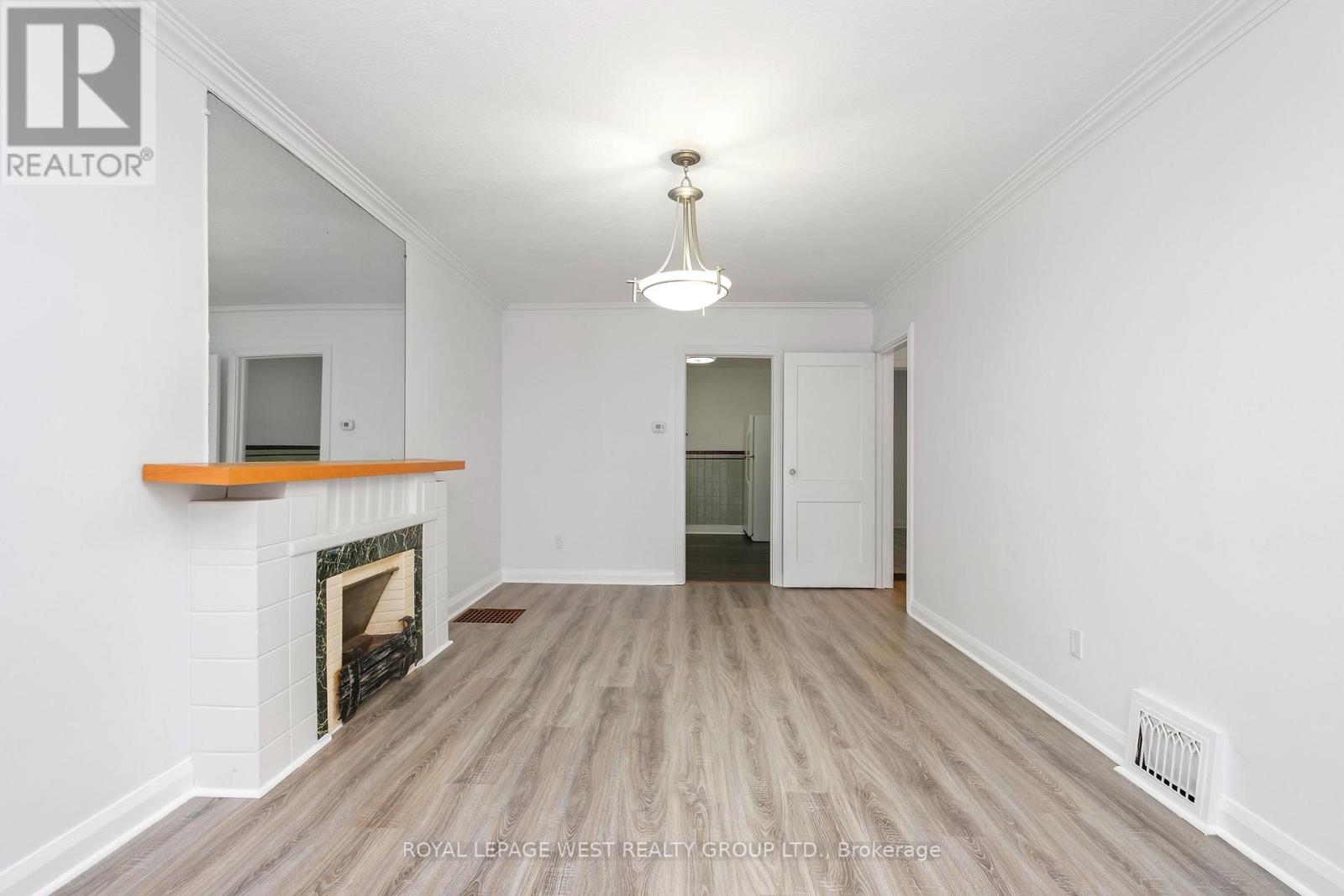 24 Barker Avenue, Toronto, Ontario M4C 2N3 - Photo 9 - E13448030