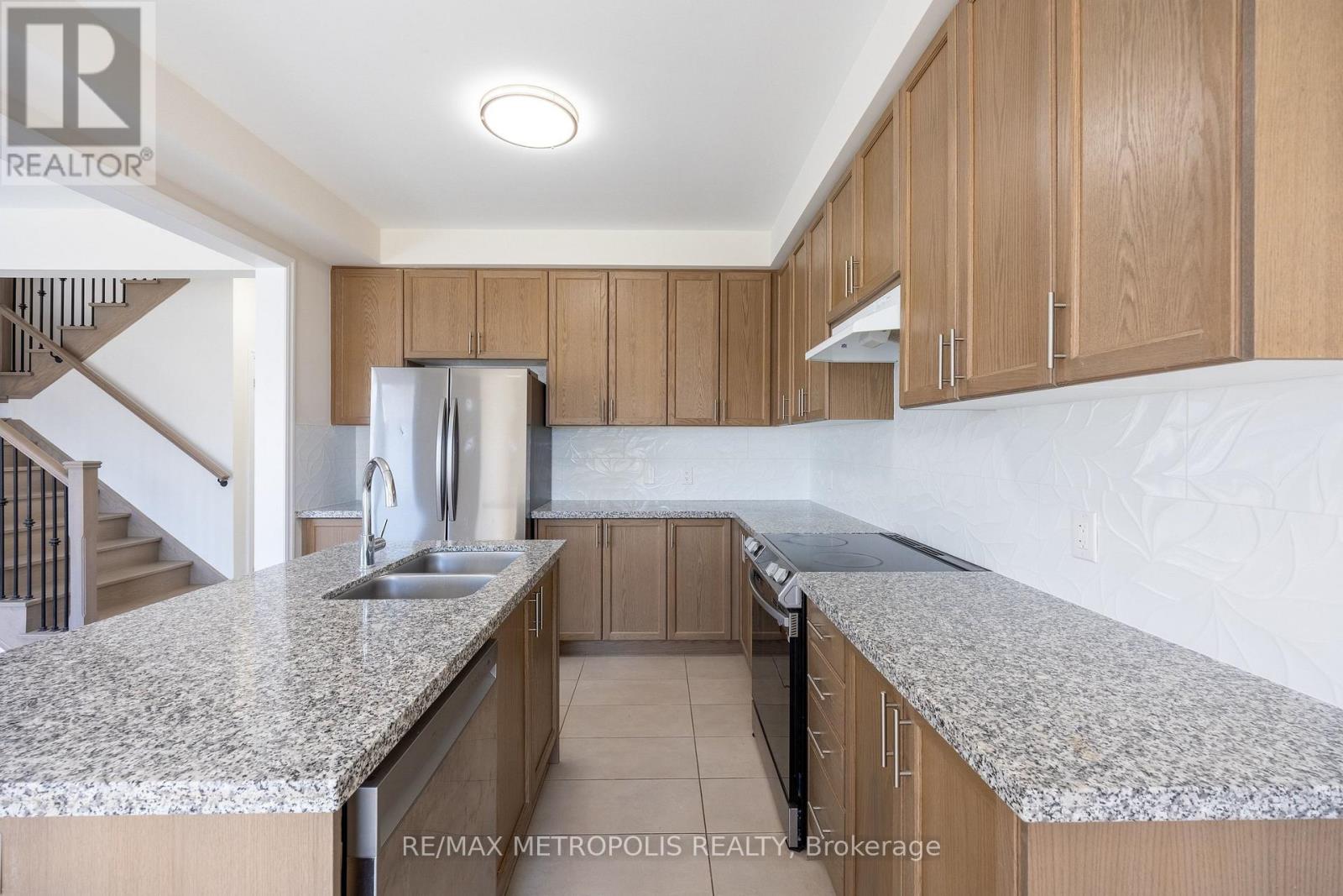 39 Northrop Avenue, Clarington, Ontario  L1B 0W6 - Photo 11 - E13448058