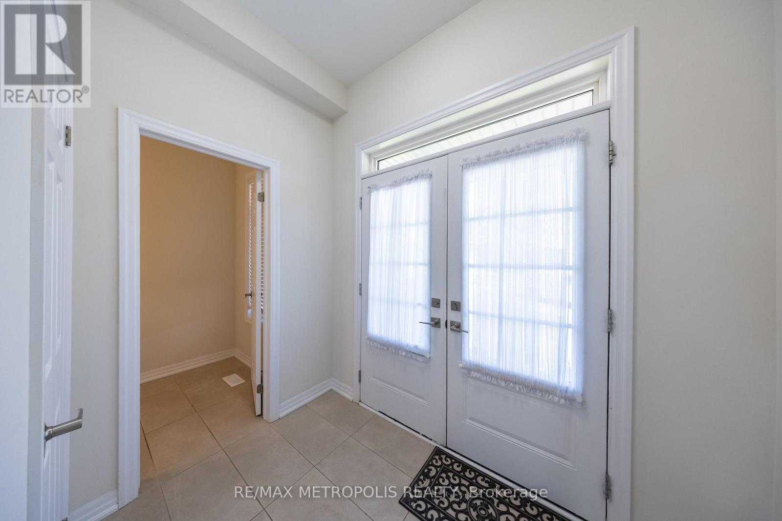 39 Northrop Avenue, Clarington, Ontario  L1B 0W6 - Photo 2 - E13448058