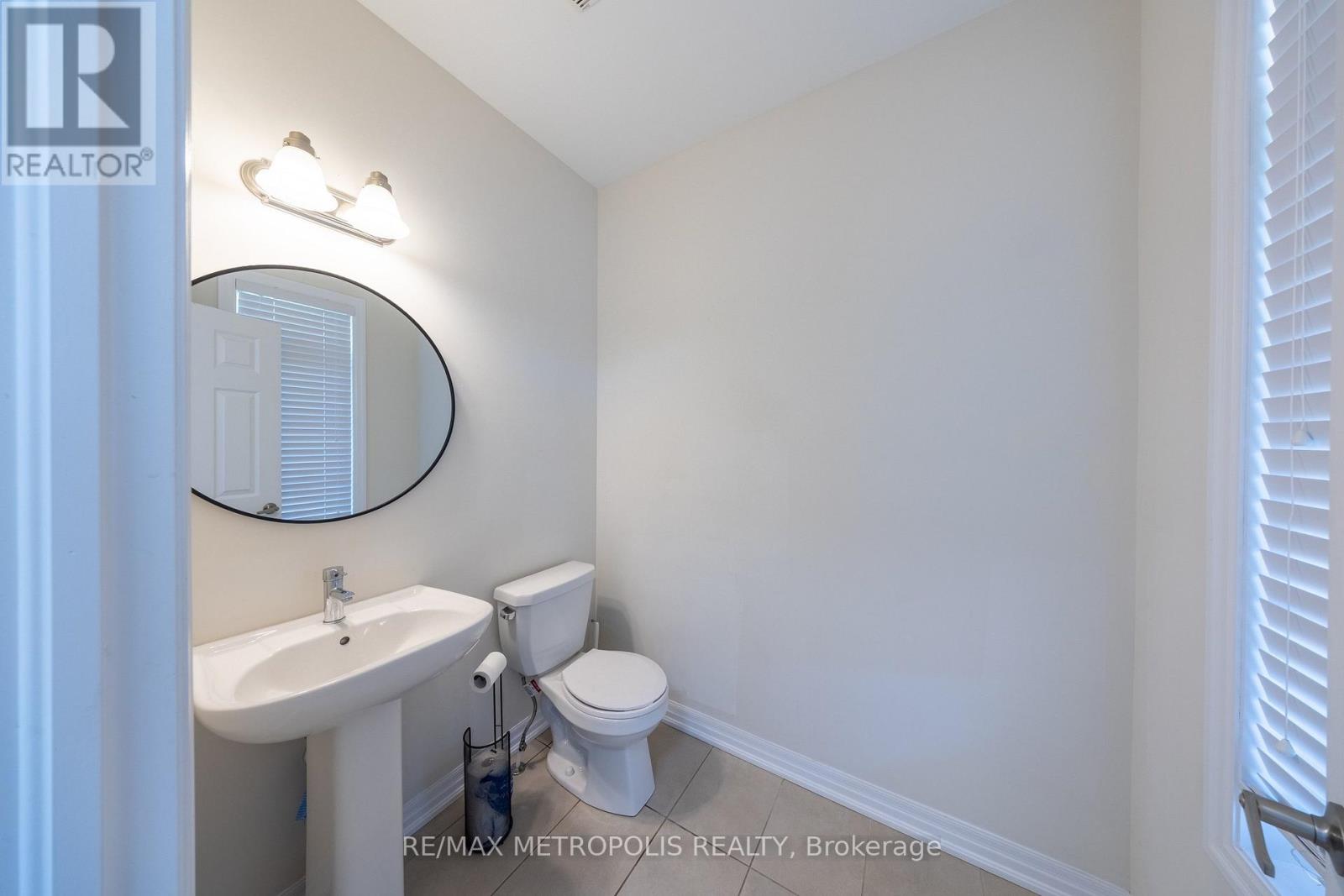 39 Northrop Avenue, Clarington, Ontario  L1B 0W6 - Photo 4 - E13448058