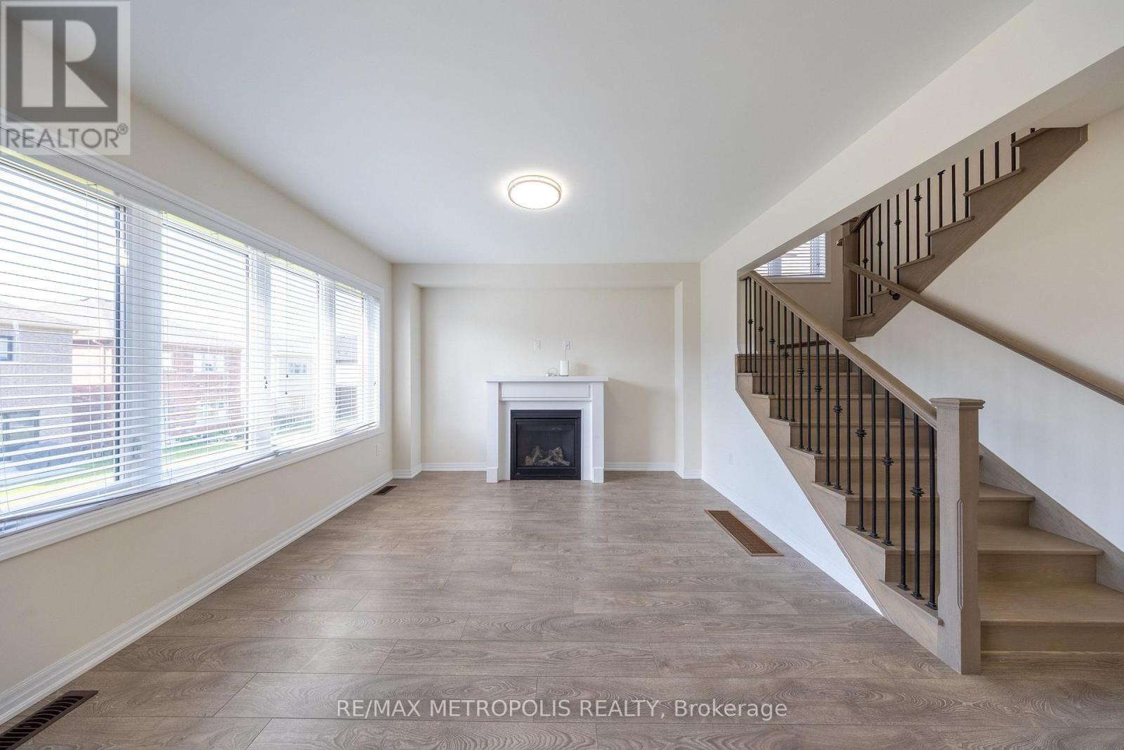 39 Northrop Avenue, Clarington, Ontario  L1B 0W6 - Photo 9 - E13448058