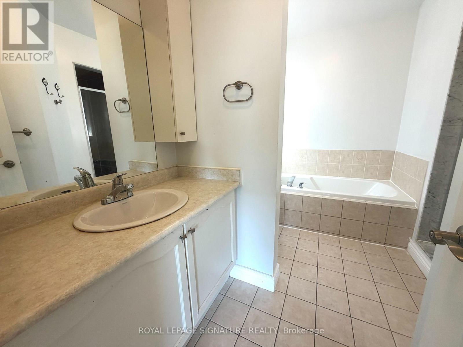 584 Shaftsbury Street, Oshawa, Ontario L1K 2V8 - Photo 16 - E13448092