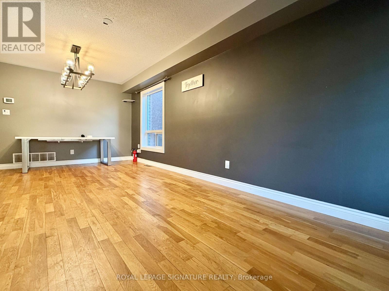 584 Shaftsbury Street, Oshawa, Ontario L1K 2V8 - Photo 3 - E13448092