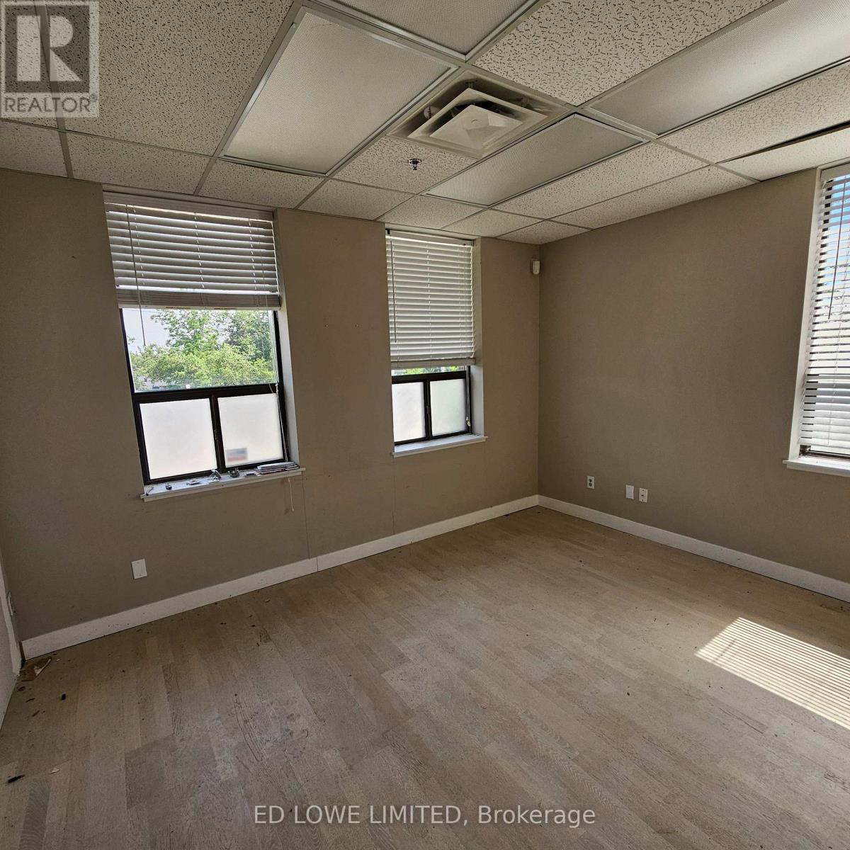 1a - 40 Bell Farm Road, Barrie, Ontario L4M 5L3 - Photo 4 - S12007877