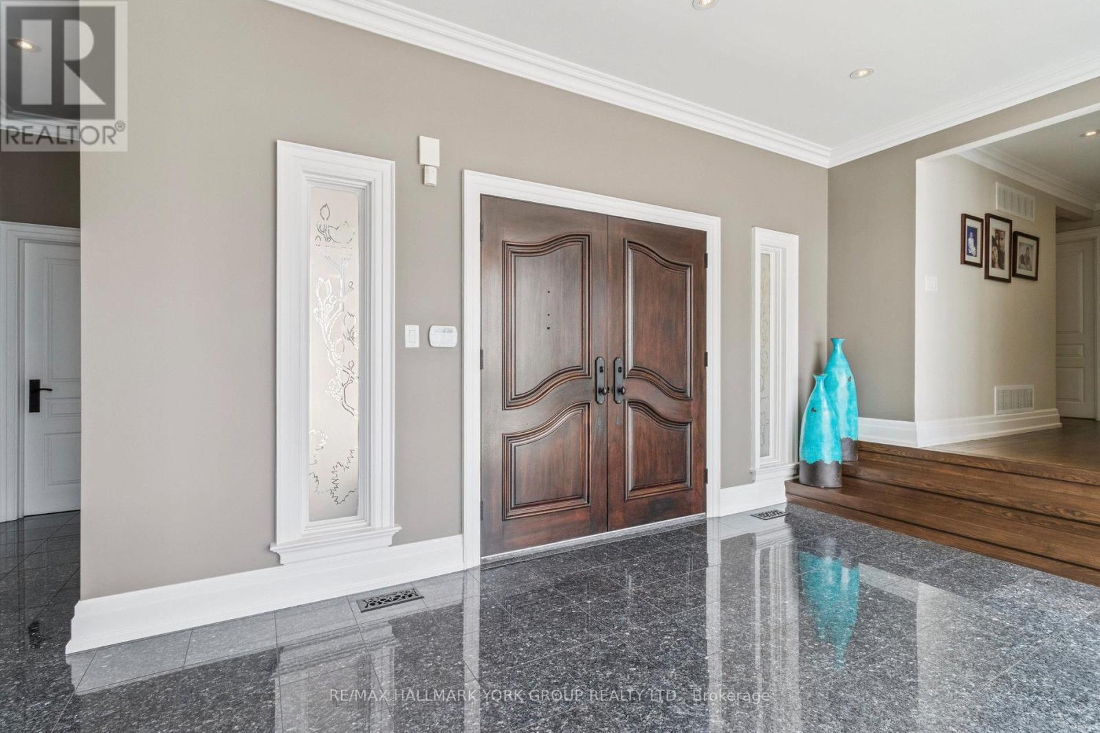 27 Scott Crescent, King, Ontario  L7B 1E4 - Photo 3 - N12874130