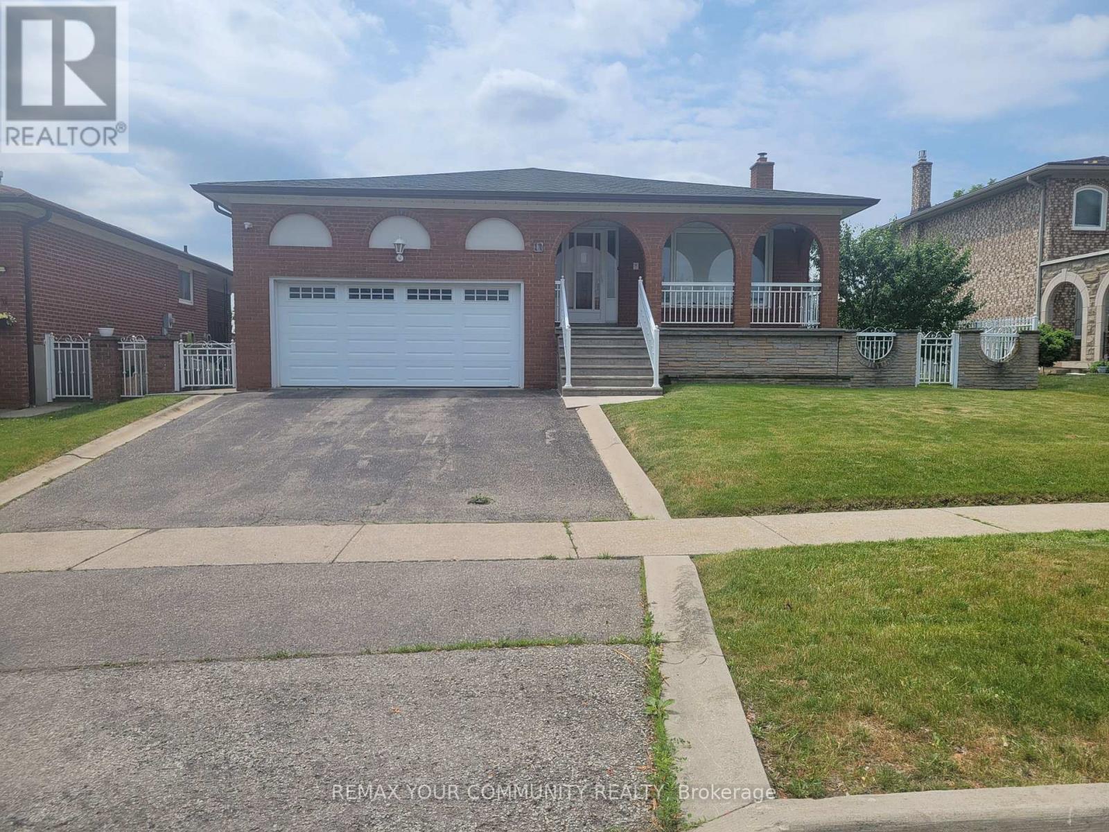 17 HARRIS CRESCENT, Vaughan, Ontario