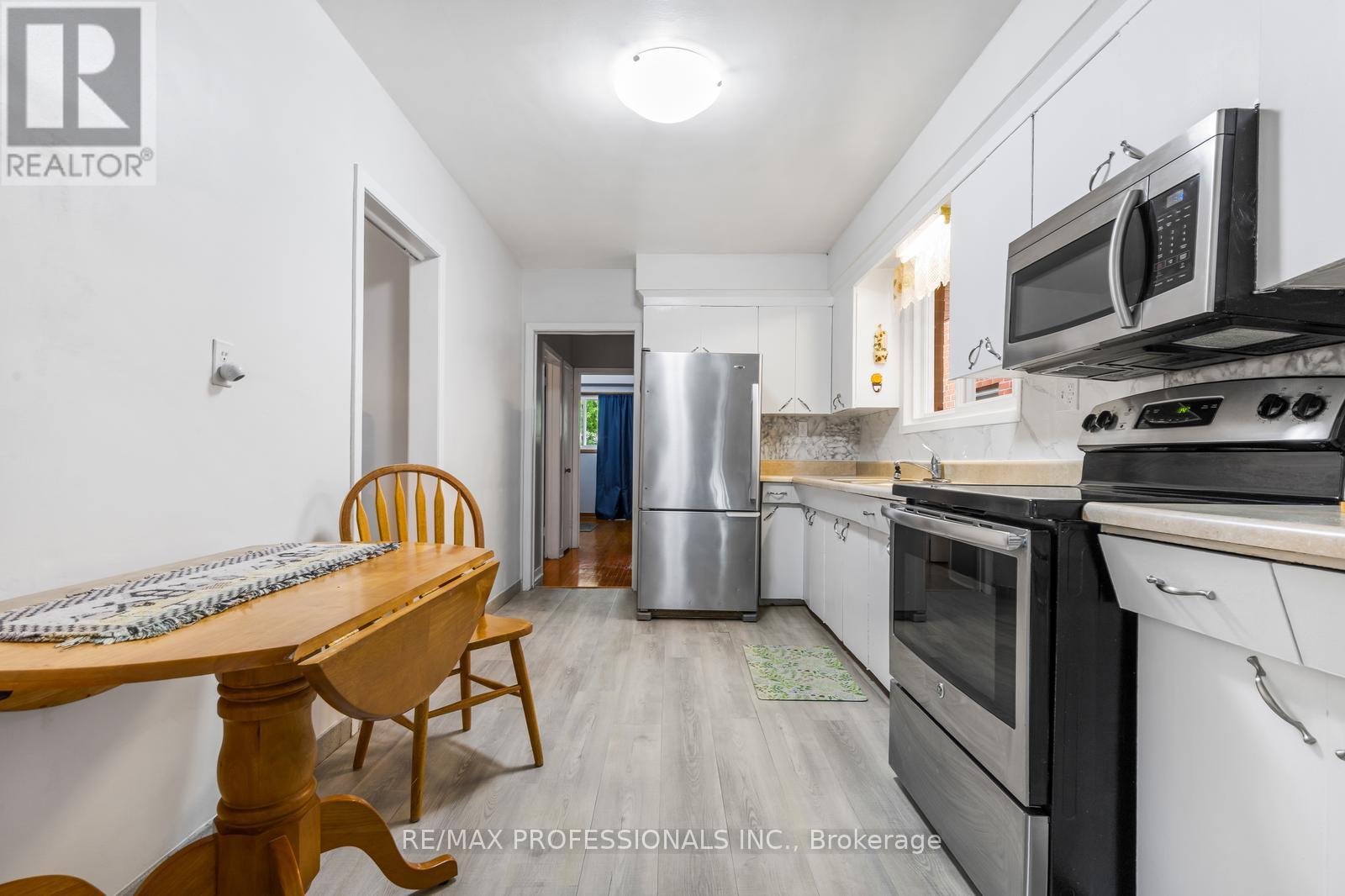 102 Symons Street, Toronto, Ontario  M8V 1V2 - Photo 11 - W13448048