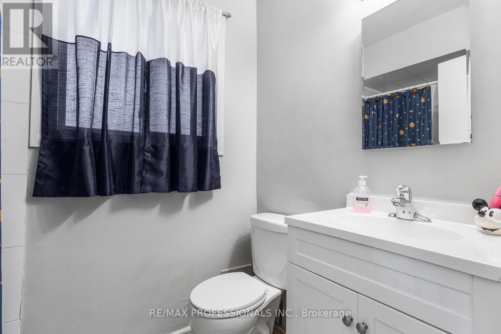 102 Symons Street, Toronto, Ontario  M8V 1V2 - Photo 16 - W13448048