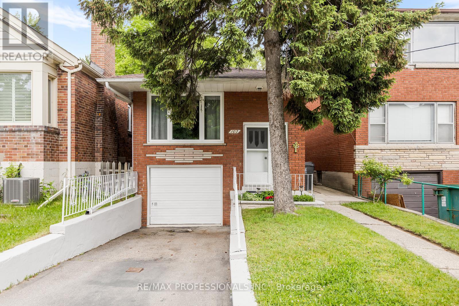 102 Symons Street, Toronto, Ontario  M8V 1V2 - Photo 2 - W13448048