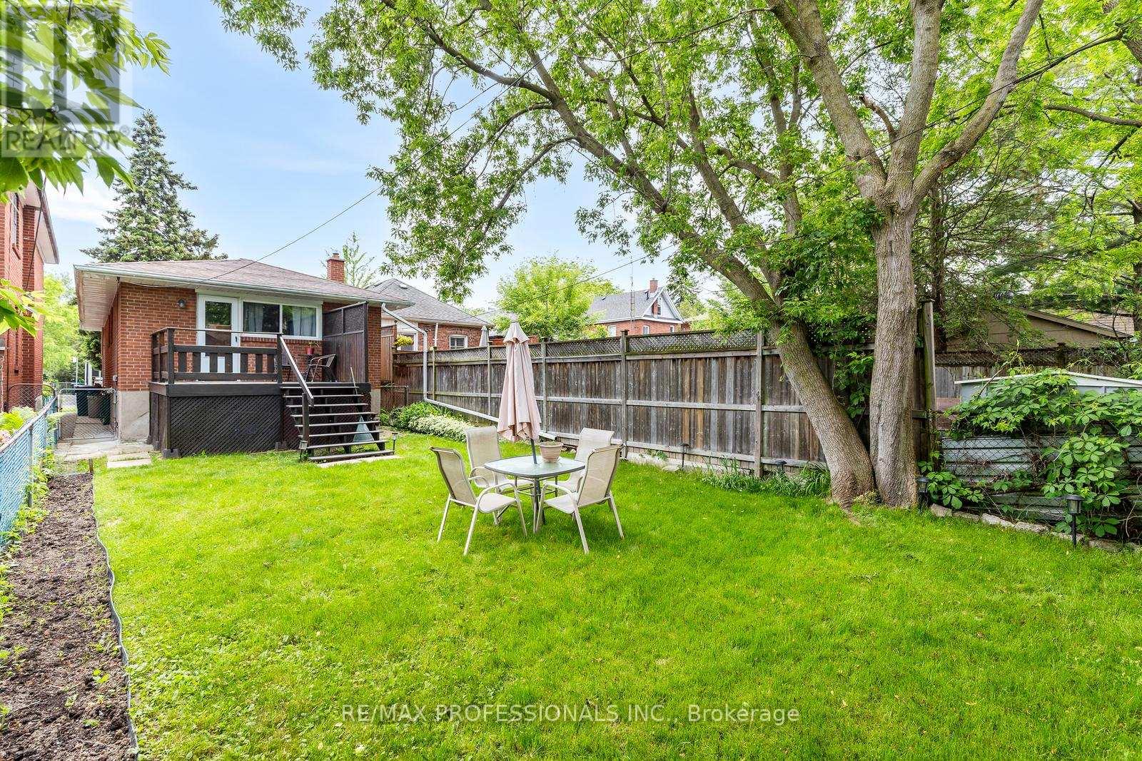 102 Symons Street, Toronto, Ontario  M8V 1V2 - Photo 30 - W13448048