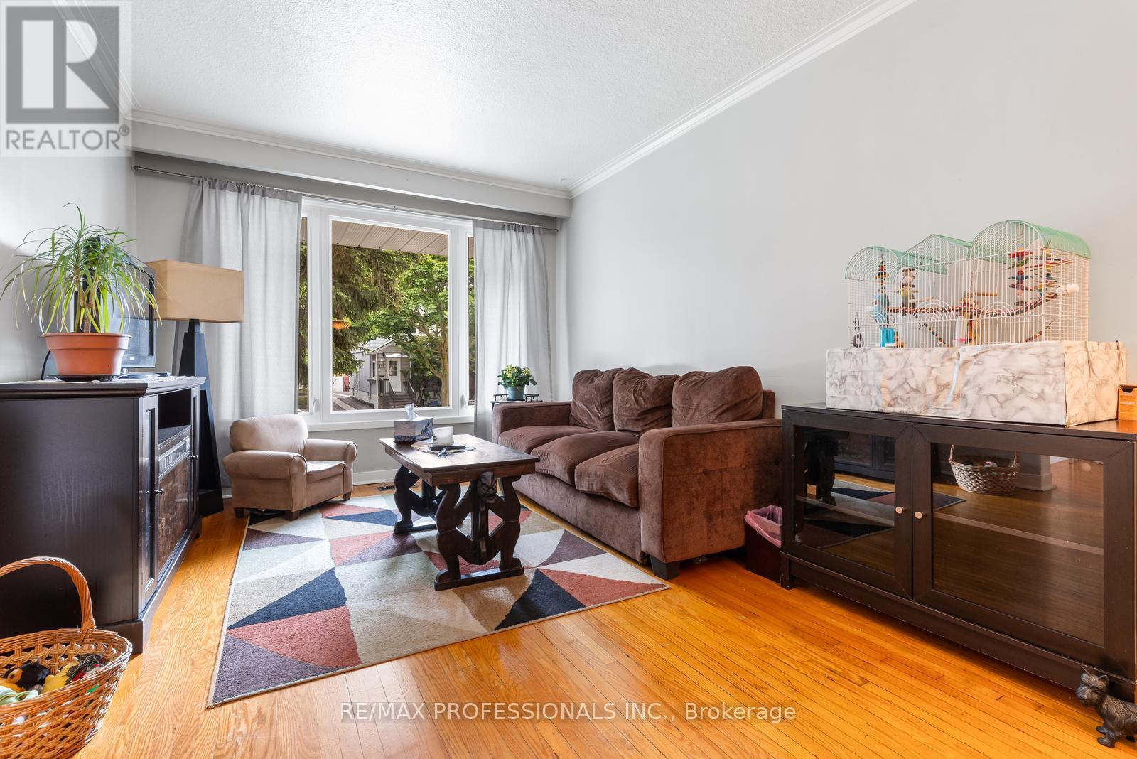 102 Symons Street, Toronto, Ontario  M8V 1V2 - Photo 5 - W13448048