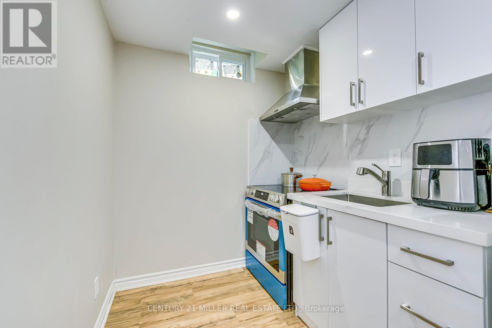 #lower - 1351 Fieldcrest Lane, Oakville, Ontario  L6M 2W8 - Photo 12 - W13448056