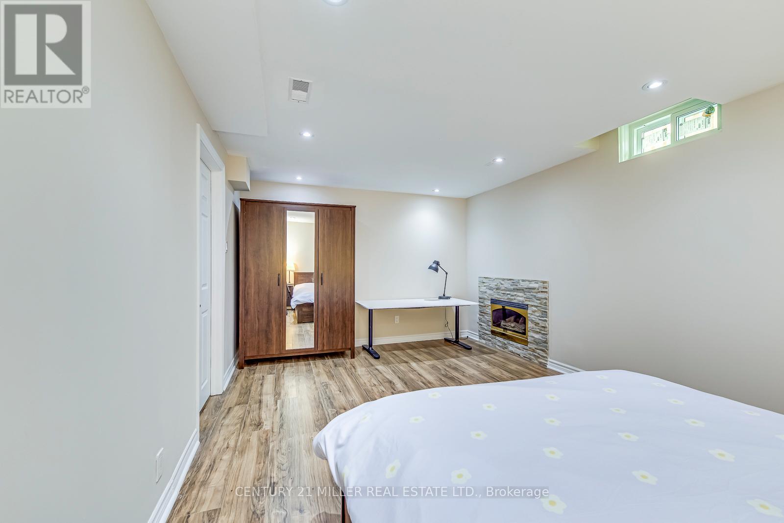 #lower - 1351 Fieldcrest Lane, Oakville, Ontario  L6M 2W8 - Photo 16 - W13448056
