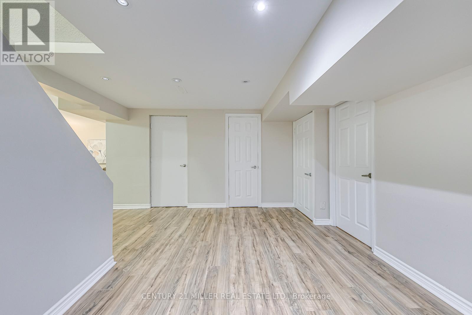 #lower - 1351 Fieldcrest Lane, Oakville, Ontario  L6M 2W8 - Photo 5 - W13448056