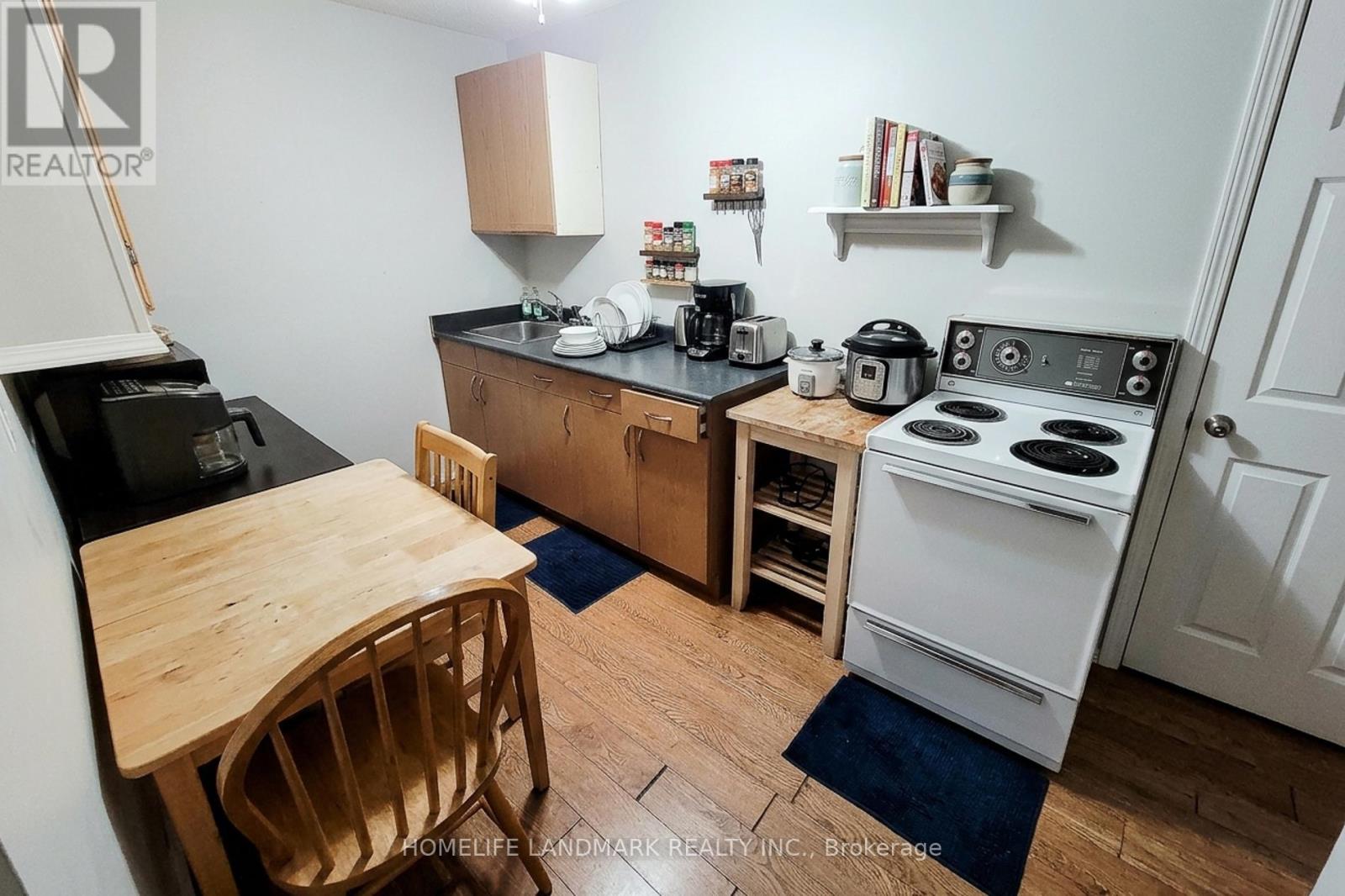242 Bowman Street, Hamilton, Ontario  L8S 2V2 - Photo 15 - X13448054