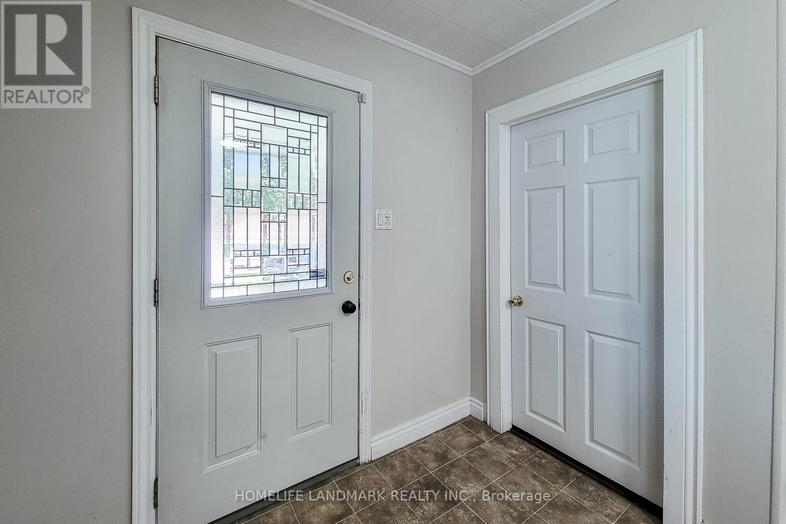 242 Bowman Street, Hamilton, Ontario  L8S 2V2 - Photo 3 - X13448054