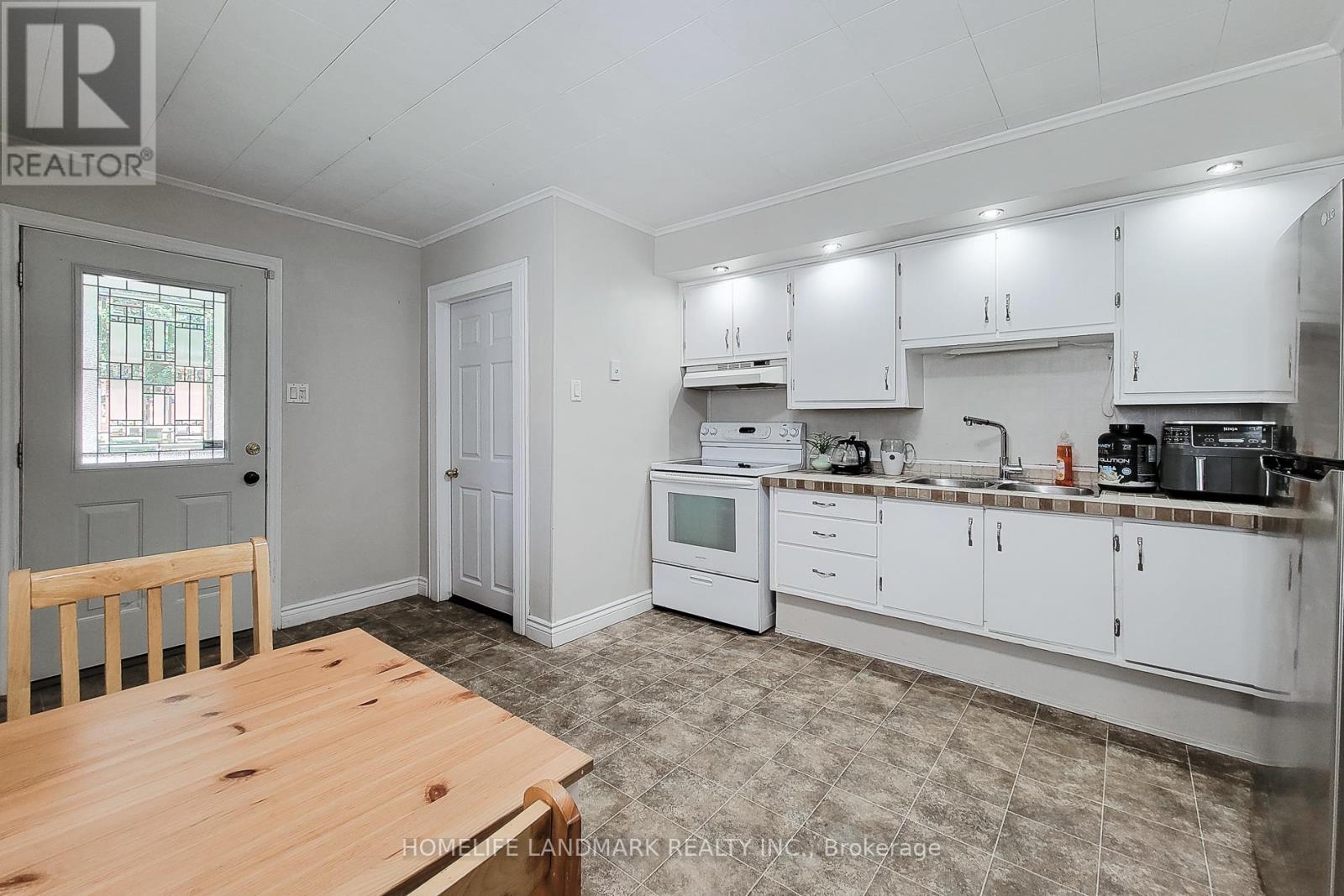 242 Bowman Street, Hamilton, Ontario  L8S 2V2 - Photo 6 - X13448054