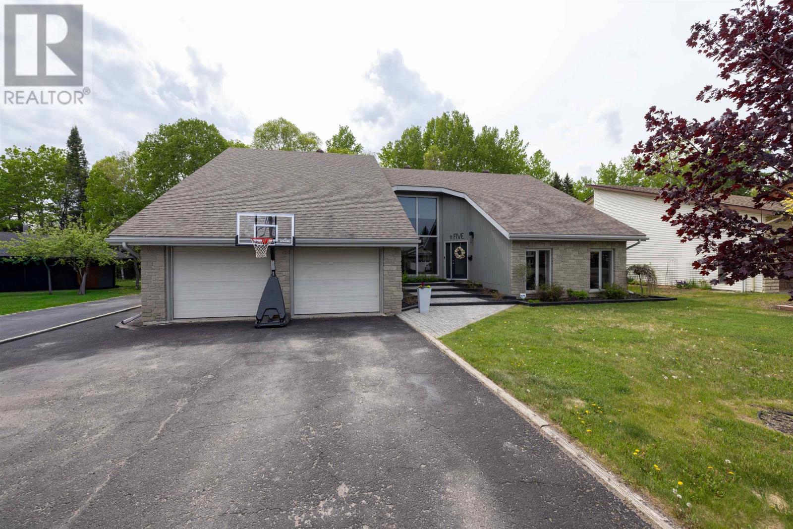 115 Chercover Dr, Thunder Bay, Ontario  P7G 1A7 - Photo 3 - TB2601484
