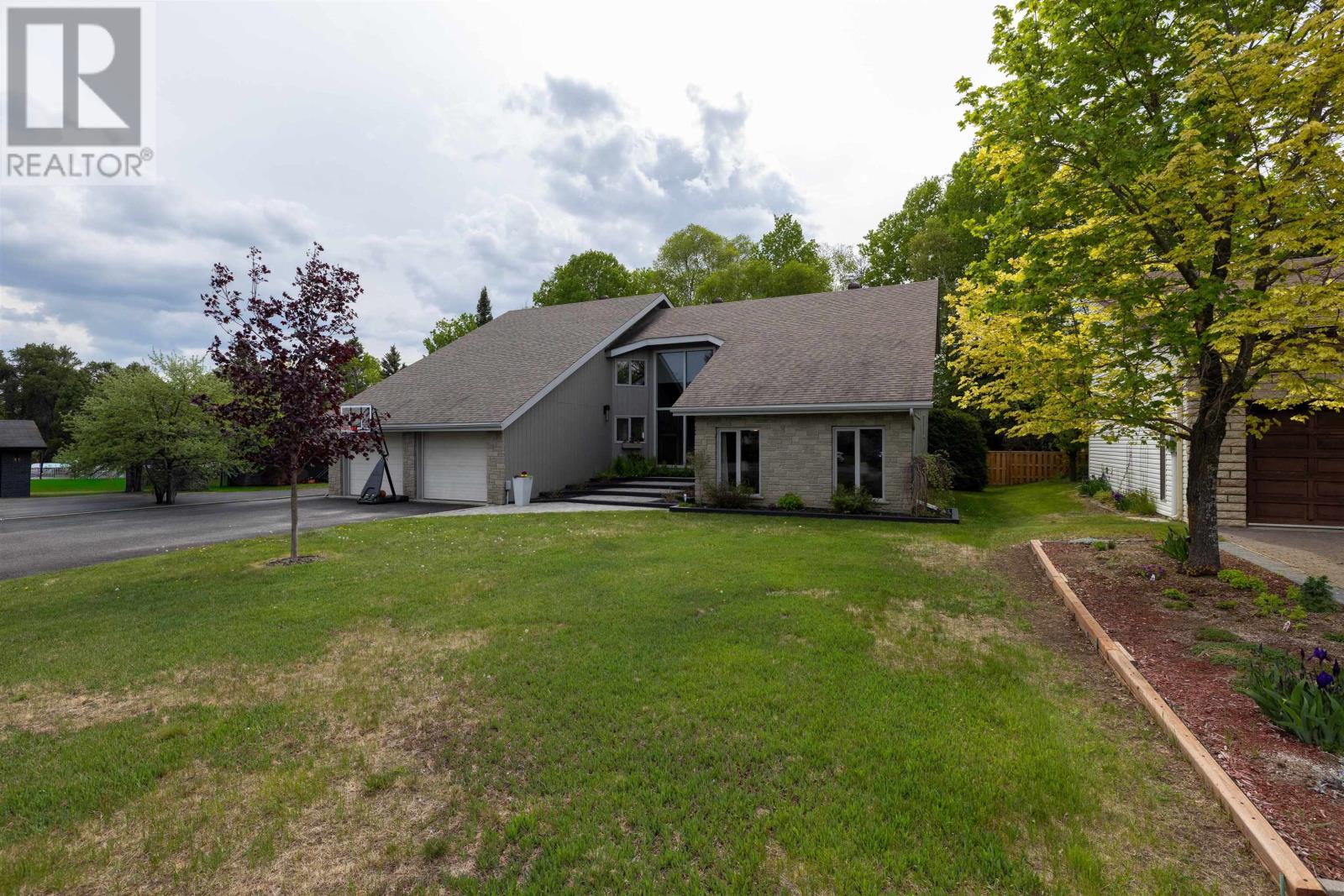 115 Chercover Dr, Thunder Bay, Ontario  P7G 1A7 - Photo 2 - TB2601484