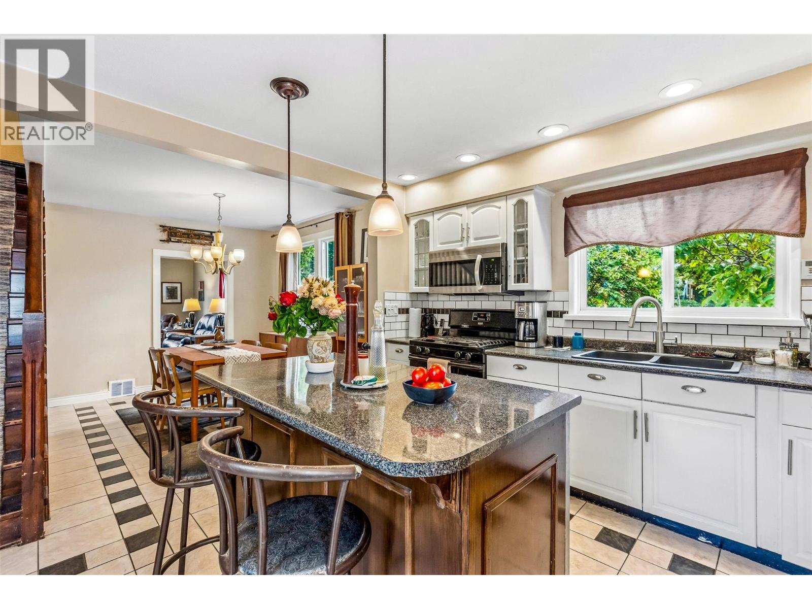 1409 Vancouver Street, Creston, British Columbia V0B 1G4 - Photo 3 - 10391541
