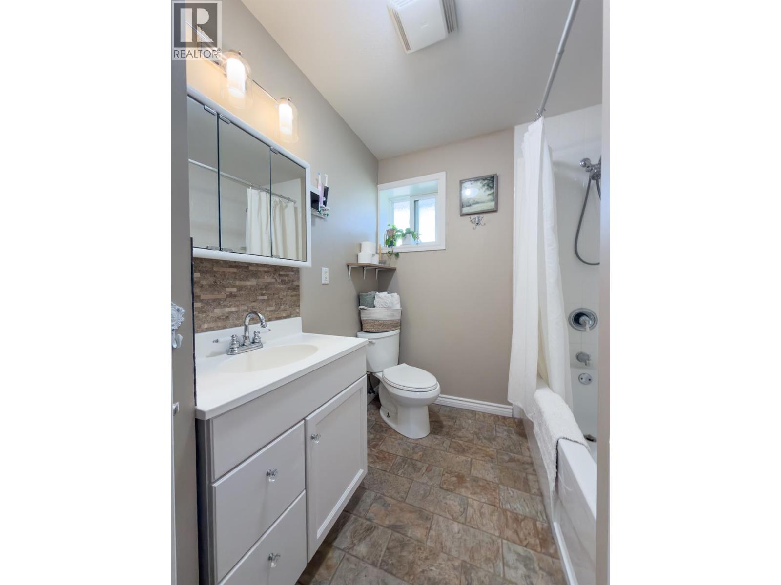 703 14th  S Avenue, Cranbrook, British Columbia  V1C 2Y2 - Photo 15 - 10390954