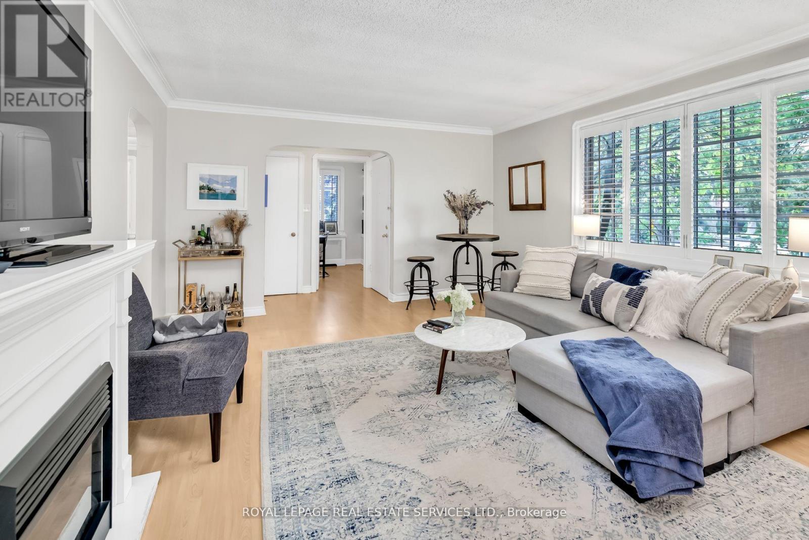 2nd Flr - 42 Gormley Avenue, Toronto, Ontario M4V 1Y8 - Photo 12 - C13448110