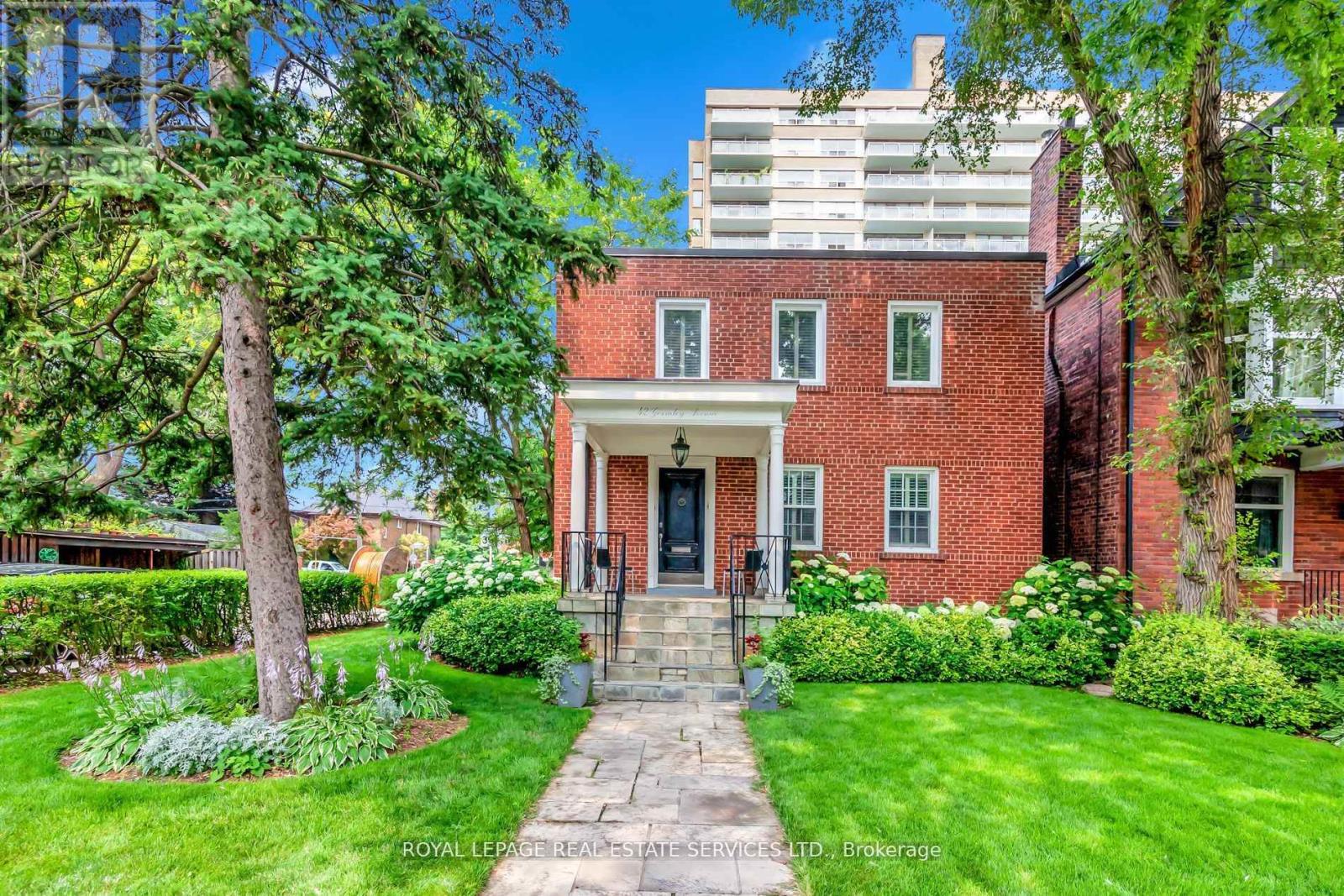 2nd Flr - 42 Gormley Avenue, Toronto, Ontario M4V 1Y8 - Photo 2 - C13448110