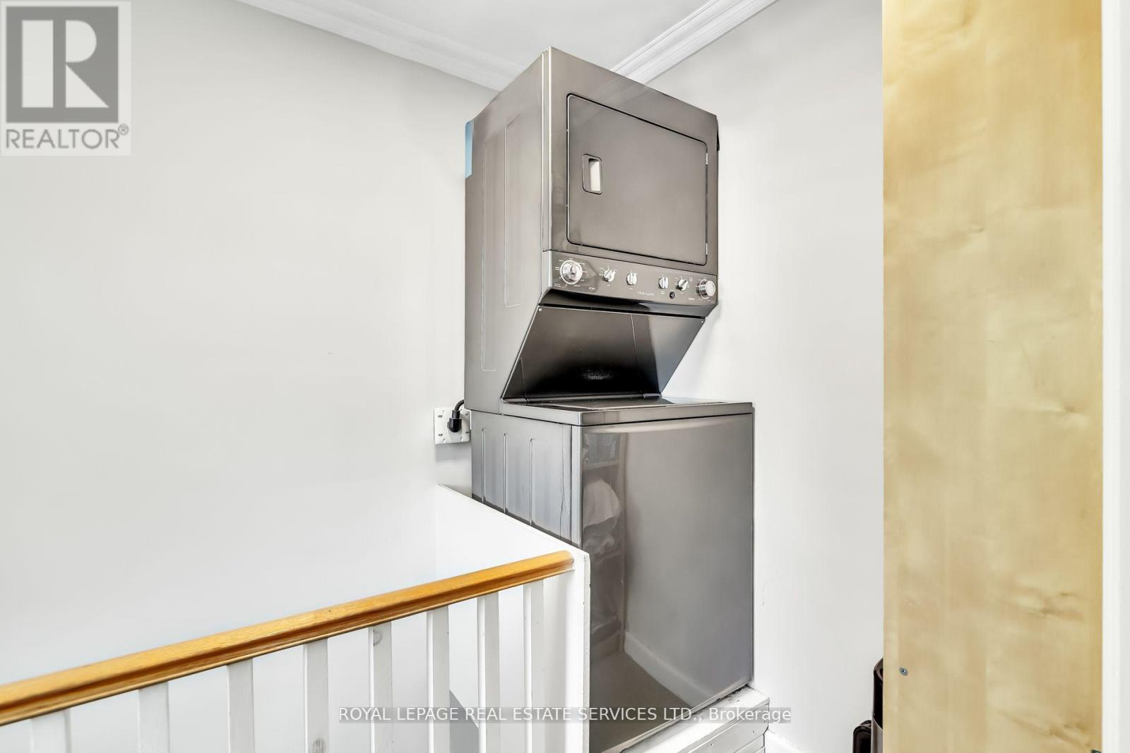 2nd Flr - 42 Gormley Avenue, Toronto, Ontario M4V 1Y8 - Photo 33 - C13448110
