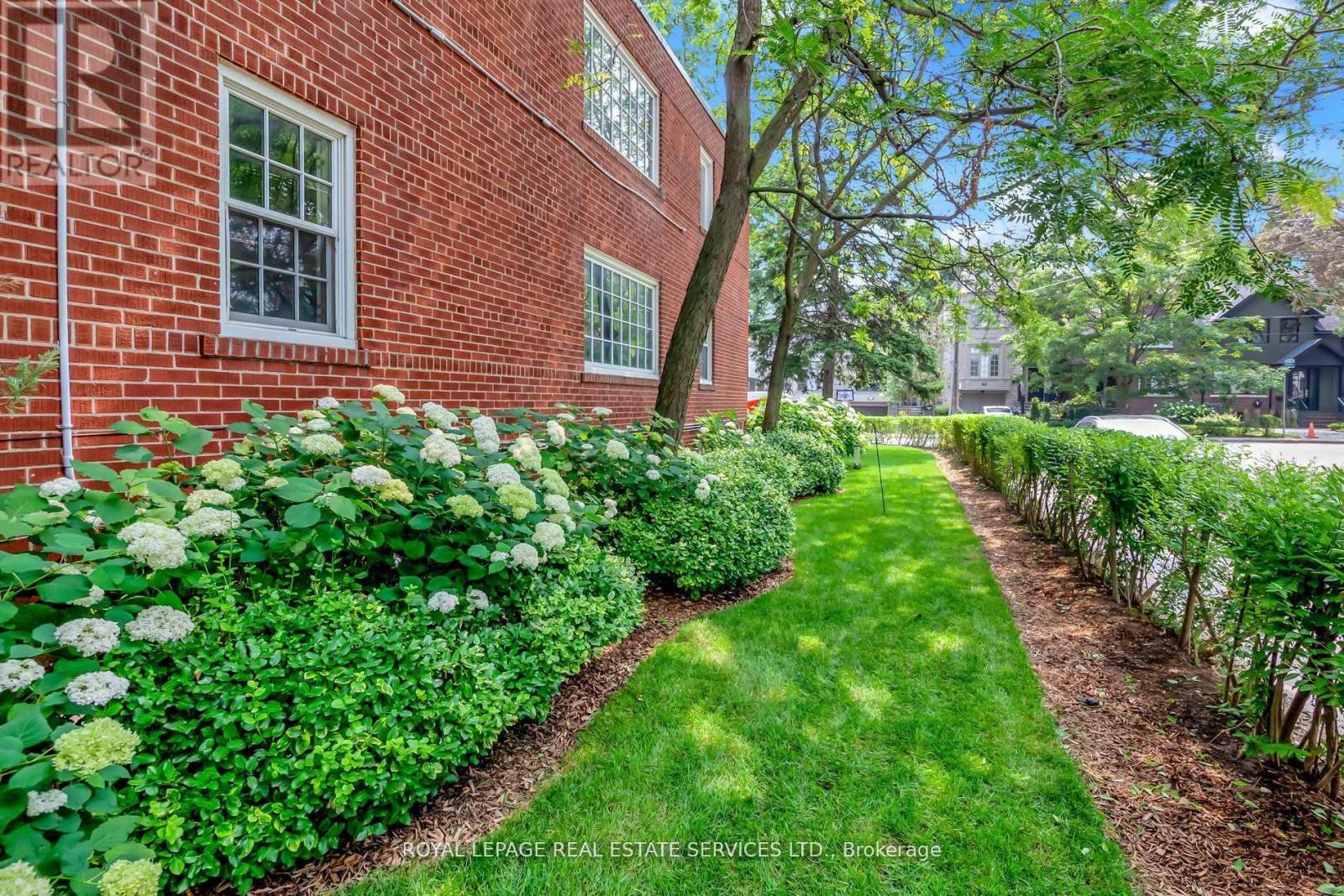 2nd Flr - 42 Gormley Avenue, Toronto, Ontario M4V 1Y8 - Photo 34 - C13448110