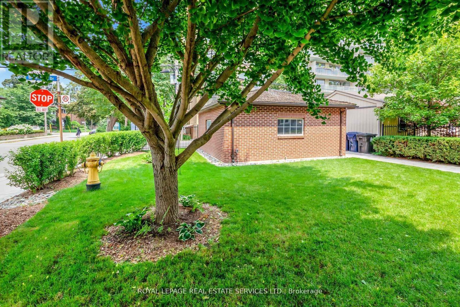 2nd Flr - 42 Gormley Avenue, Toronto, Ontario M4V 1Y8 - Photo 35 - C13448110