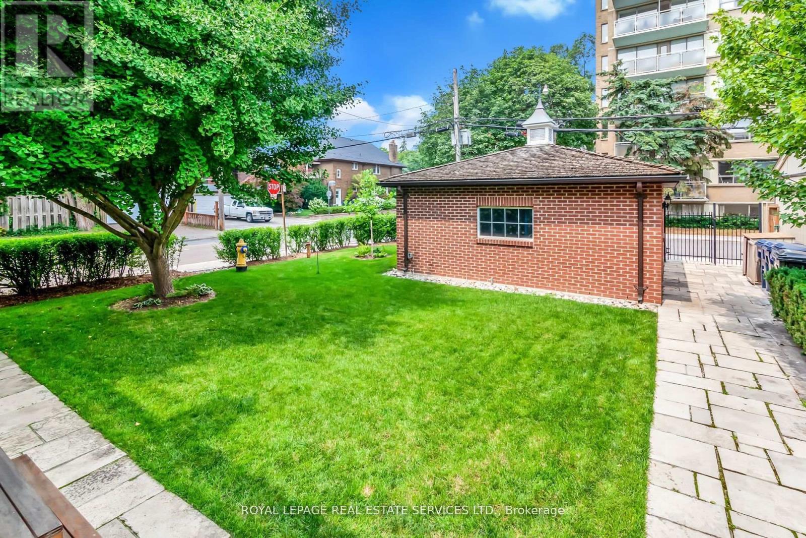 2nd Flr - 42 Gormley Avenue, Toronto, Ontario M4V 1Y8 - Photo 36 - C13448110