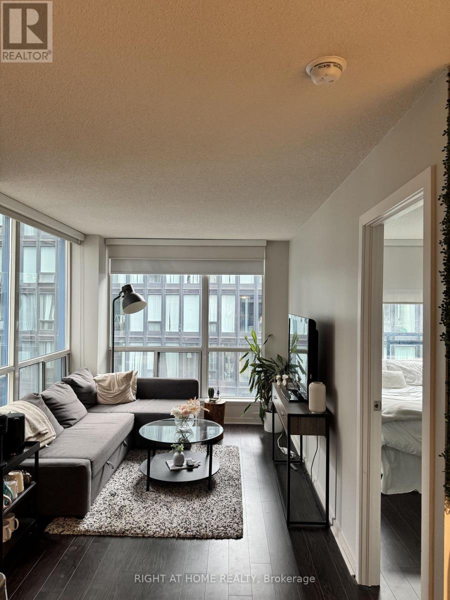 1013 - 75 DALHOUSIE STREET, Toronto, Ontario