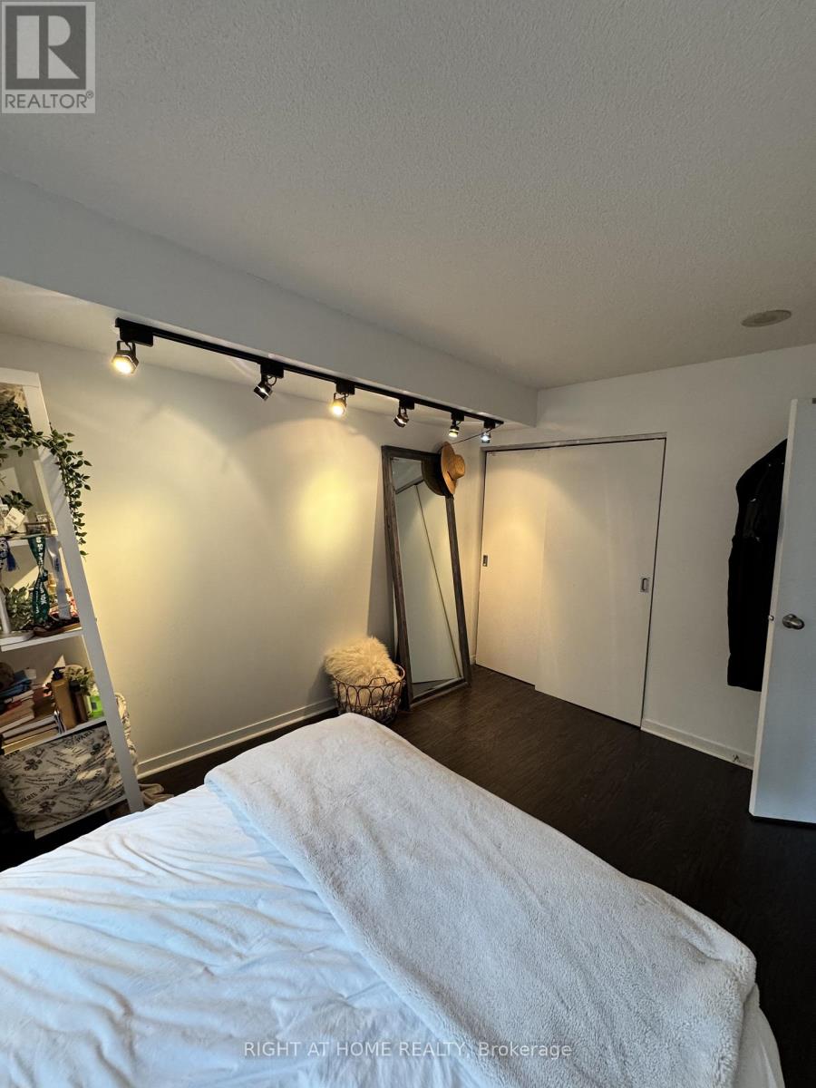 1013 - 75 Dalhousie Street, Toronto, Ontario M5B 2R2 - Photo 12 - C13448174