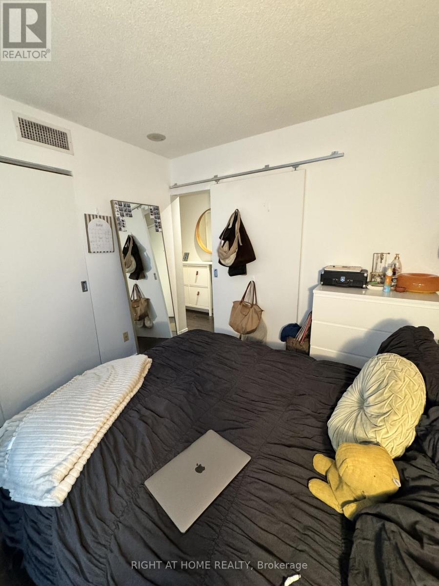 1013 - 75 Dalhousie Street, Toronto, Ontario M5B 2R2 - Photo 4 - C13448174