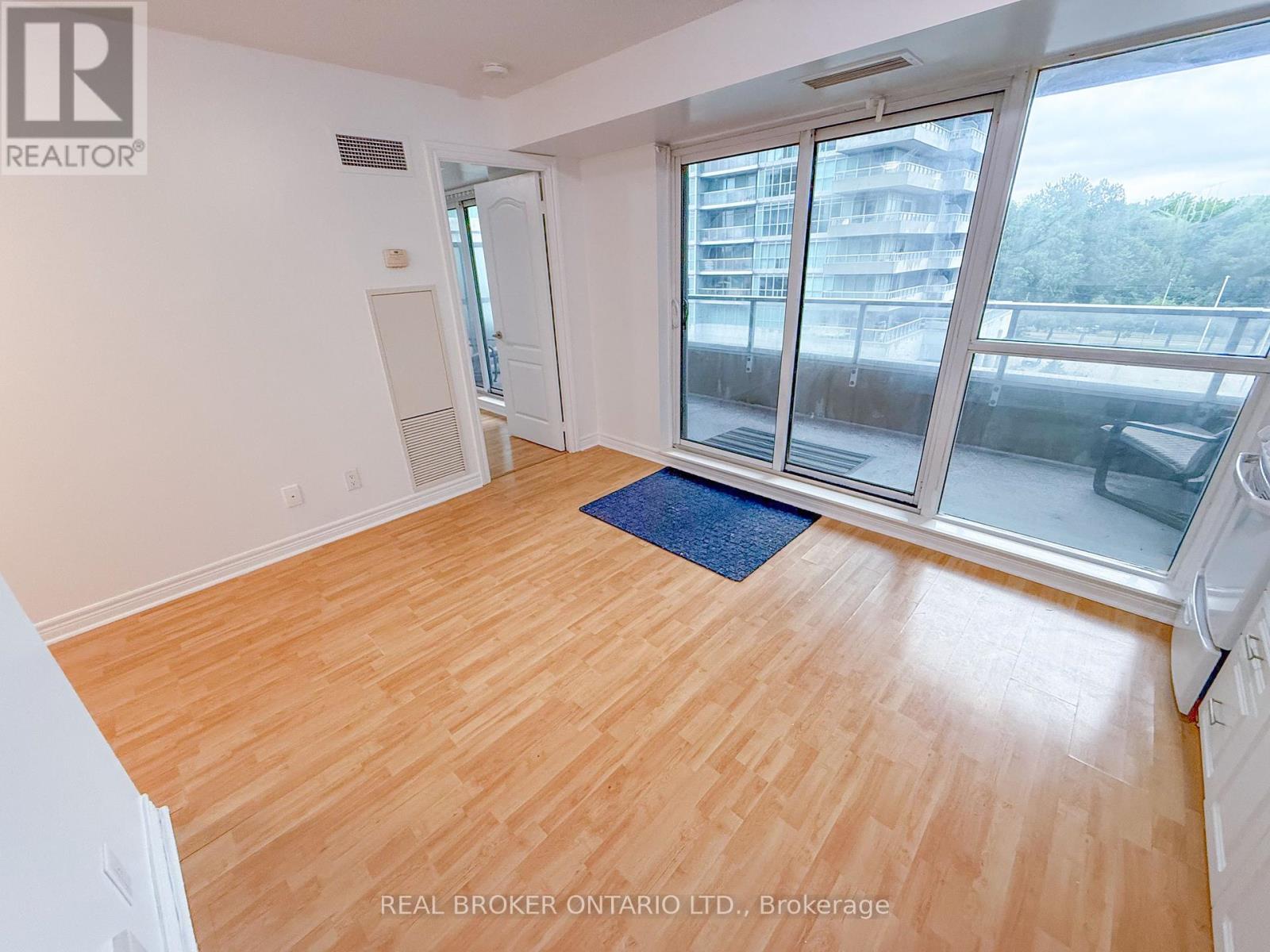 511 - 70 Town Centre Court, Toronto, Ontario M1P 0B2 - Photo 2 - E13448122