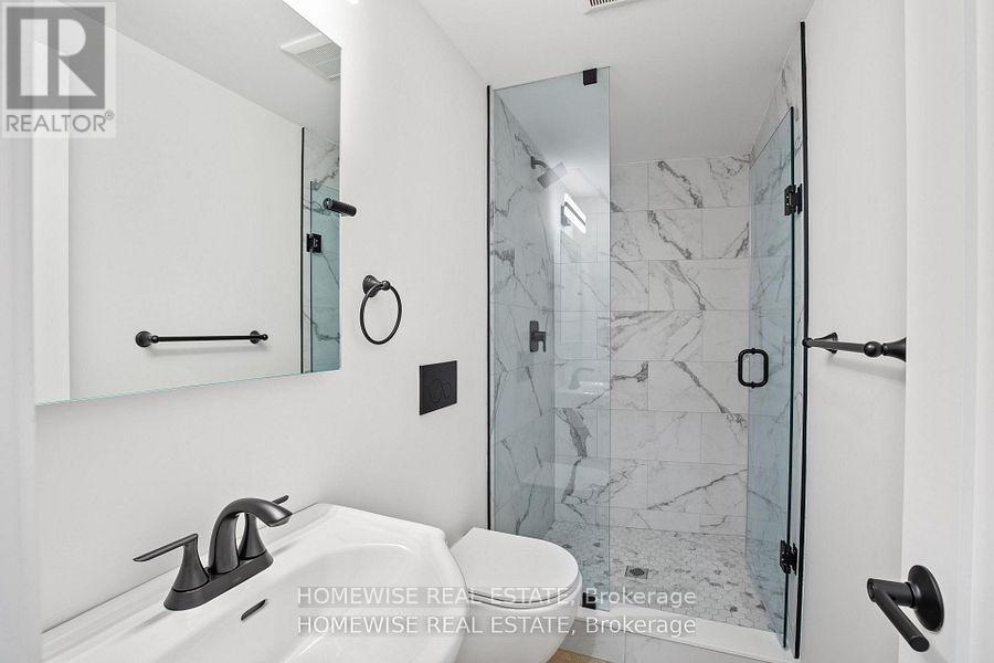 5 - 2563 Dundas Street W, Toronto, Ontario  M6P 1X6 - Photo 6 - W13448116